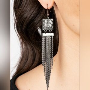 💥4/$10 Elegant Silver Chain Dangle Earrings